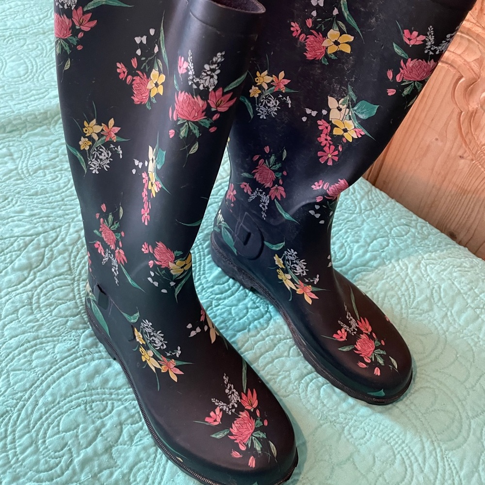 Adorable rain or gardening boots